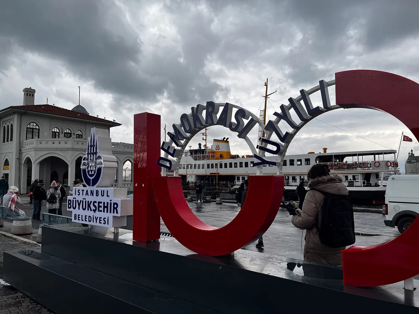Terminali i trageteve në Kadıköy të Stambollit